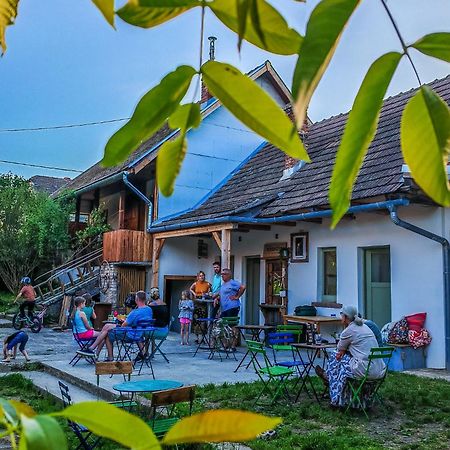 Minifaktura Loft Apartman & Reggelizo Es Etelbar Szokolya Exterior foto