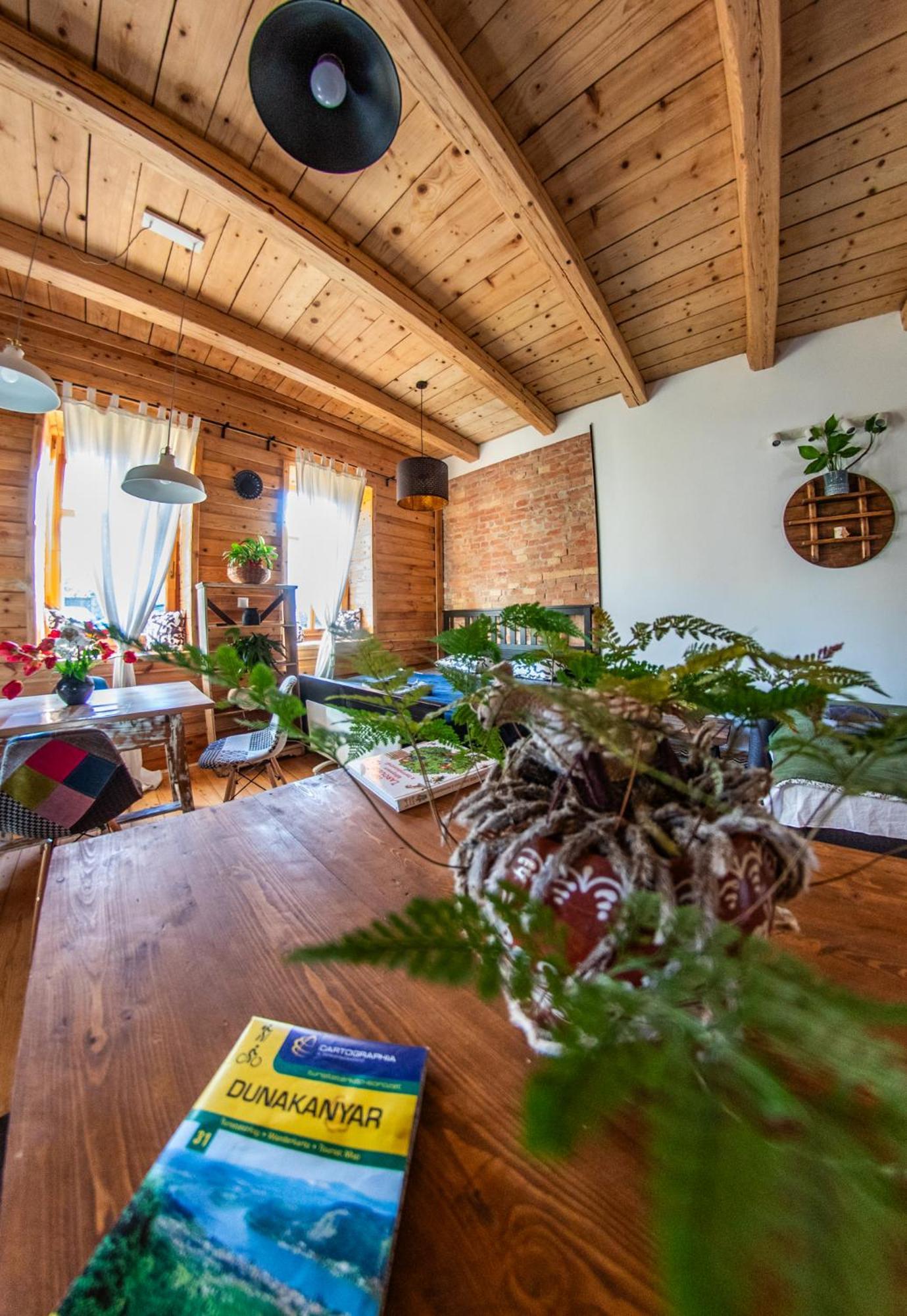 Minifaktura Loft Apartman & Reggelizo Es Etelbar Szokolya Exterior foto